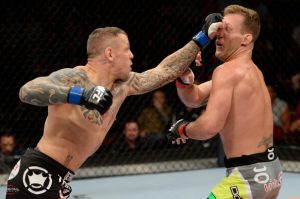 Pearson mostrou o poder de suas mãos mais uma vez. Maynard fica em situação complicada. Foto: Jeff Bottari/Zuffa LLC via Getty Images