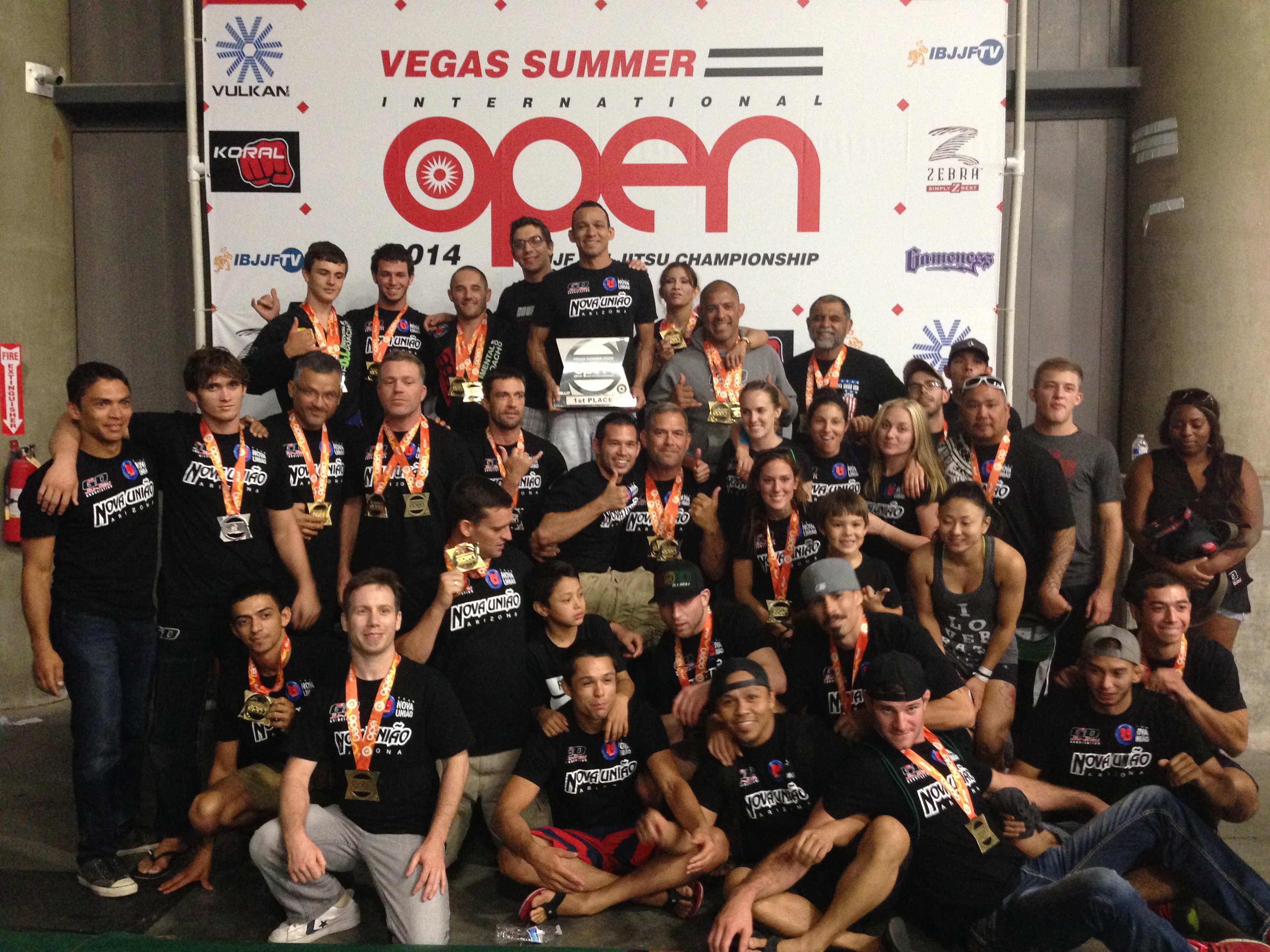 The Nova Uniao team takes first at the 2014 IBJJF Vegas Summer Open. Photo: Personal Archive