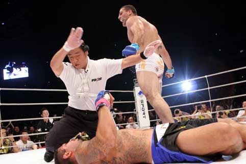 Após a omoplata no UFC, relembre Shogun usando o golpe em Arona