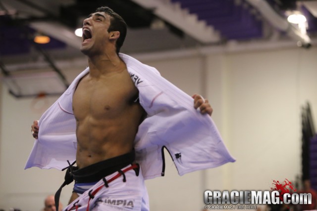 Leandro Lo competing in New York in 2014