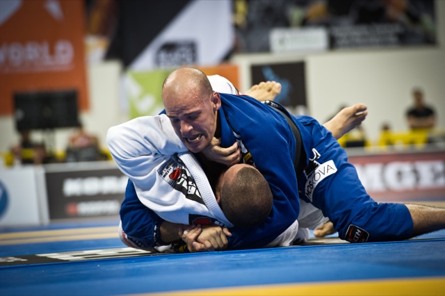 Xande Ribeiro pressures Rodolfo Vieira in 2012 World Championship heavyweight final. (Photo by Dan Rod) 