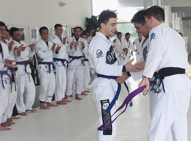 Long Beach BJJ Pro: aluno dos Mendes vence absoluto e ganha faixa-roxa