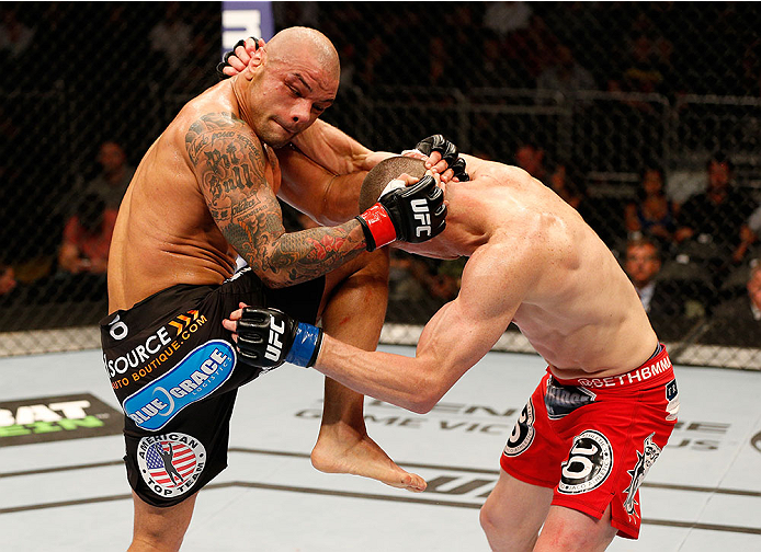 Thiago Alves na vitória sobre Seth Baczynski, em abril. Foto: UFC/Divulgação
