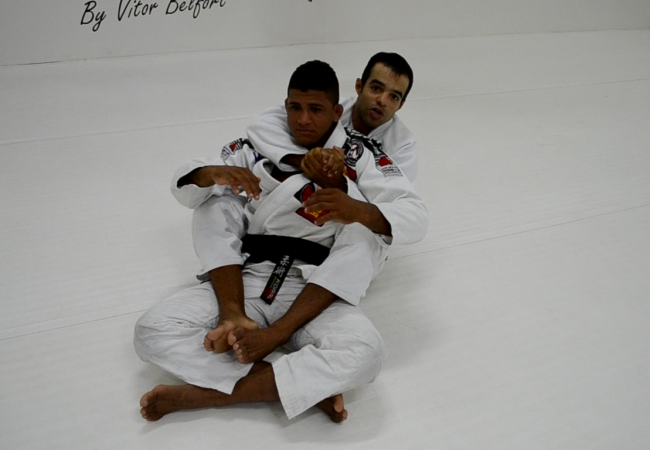 Jiu-Jitsu: faixa-preta da equipe de Vitor Belfort ensina estrangulamento pelas costas