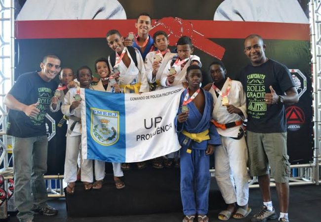 Governador do Rio exalta projeto de Jiu-Jitsu em comunidades pacificadas