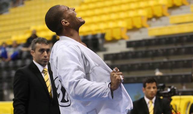 Mundial: Mahamed Aly e Amanda reinam na marrom; Alliance dispara