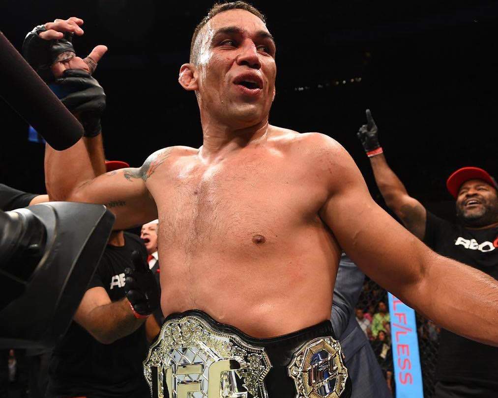 Fabricio Werdum campeao no UFC 188 apos pegar cain Velasquez Foto Divulgacao UFC