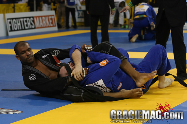 Tech Tuesday: go from the half guard to the back with Erberth Santos