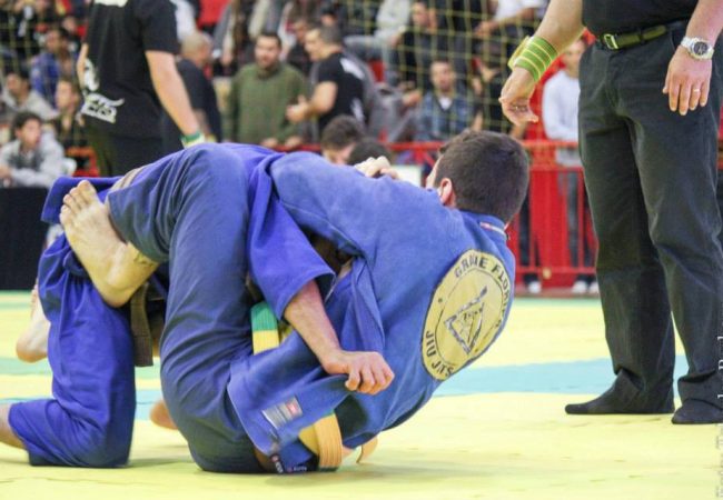 GMI: o estrangulamento rodado que rendeu o ouro no Jiu-Jitsu