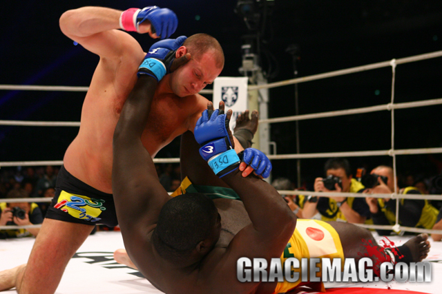 Fedor vs. Zuluzinho at Pride Shockwave 2005. Photo: Susumu Nagao/GRACIEMAG