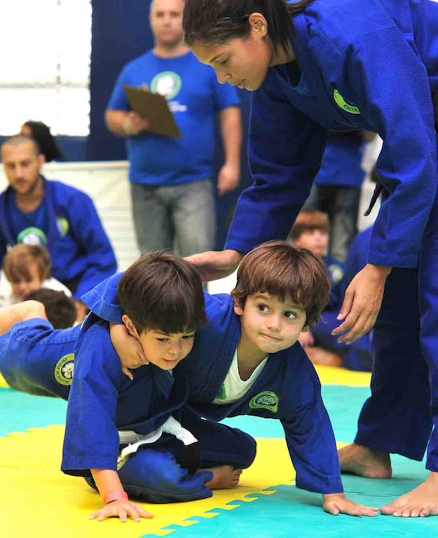 Alunos da escola Leão Teixeira no torneio interno de fim de ano.