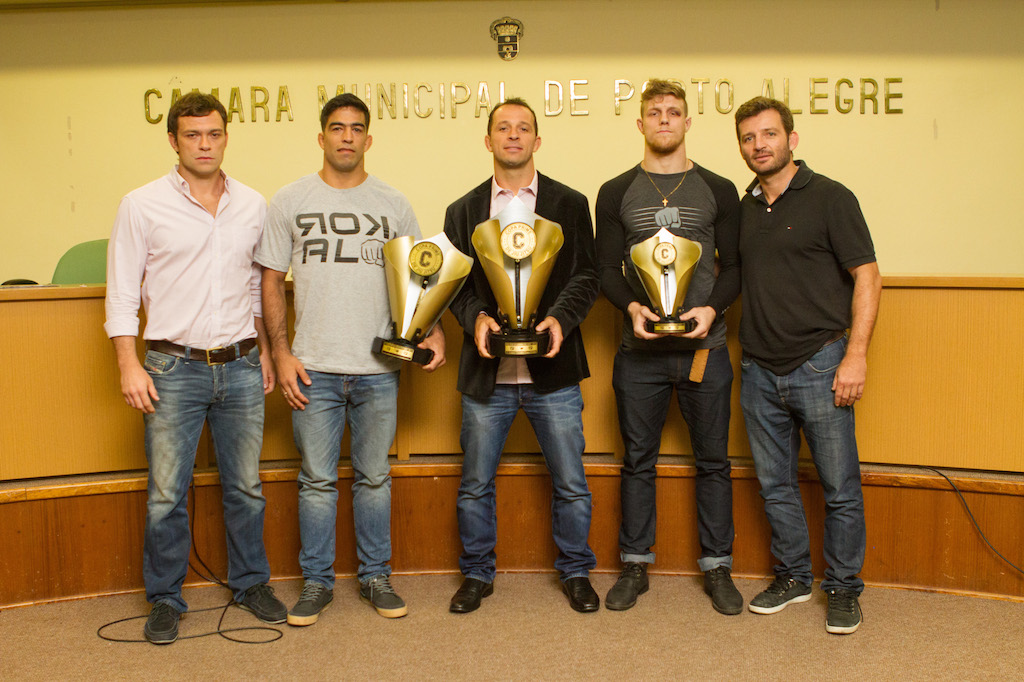 O Jiu-Jitsu na Câmara de Porto Alegre, com nosso GMI Fernando Paradeda & cia. Foto: Divulgação