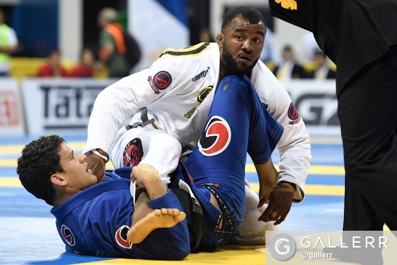 Jackson Sousa eliminou Preguiça nas quartas do peso pesado, no Mundial 2016. Foto: Luca Atalla