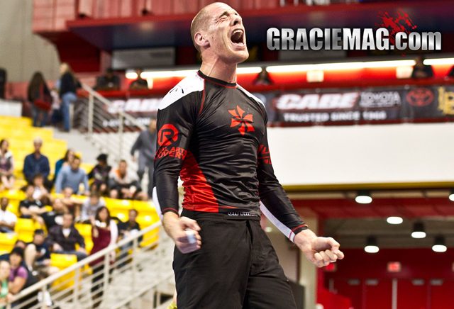 Rafael Lovato beats Roberto Cyborg and retains the belt at Fight to Win Pro 7