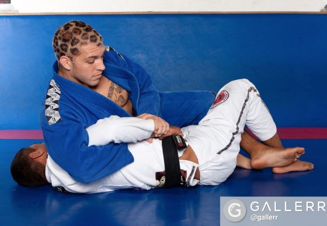 Mike Fowler teaches how to pass the inverted half guard from kimura attack