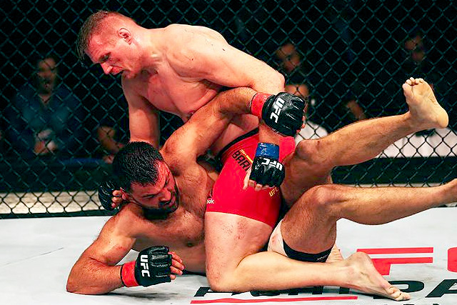 Video: Barnett takes down, finishes Arlovski at UFC Hamburg