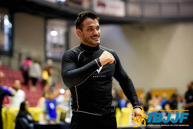 Watch how Inácio Neto beat Robson Gracie at the Dallas Open Jiu-Jitsu