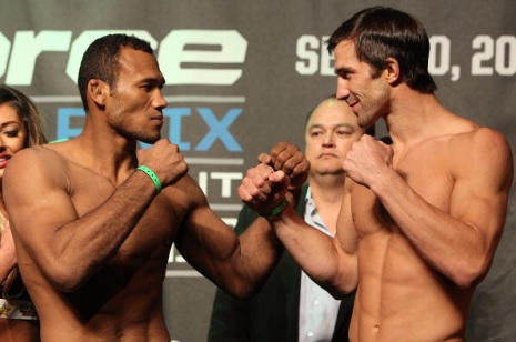 JAcaré e ROckhold já estiveram frente a frente no Strikeforce. Agora eles lutam no UFC em revanche aguardada. Foto: Josh Hedges