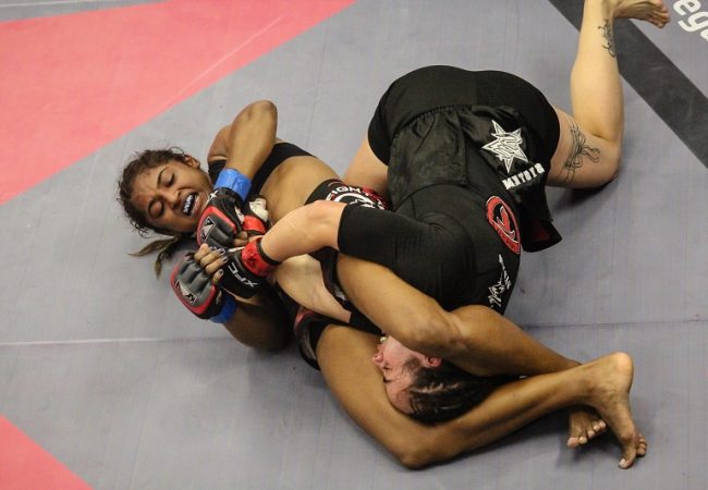 Jiu-Jitsu: Conheça o estilo finalizador de Viviane Sucuri, nova peso-palha do UFC