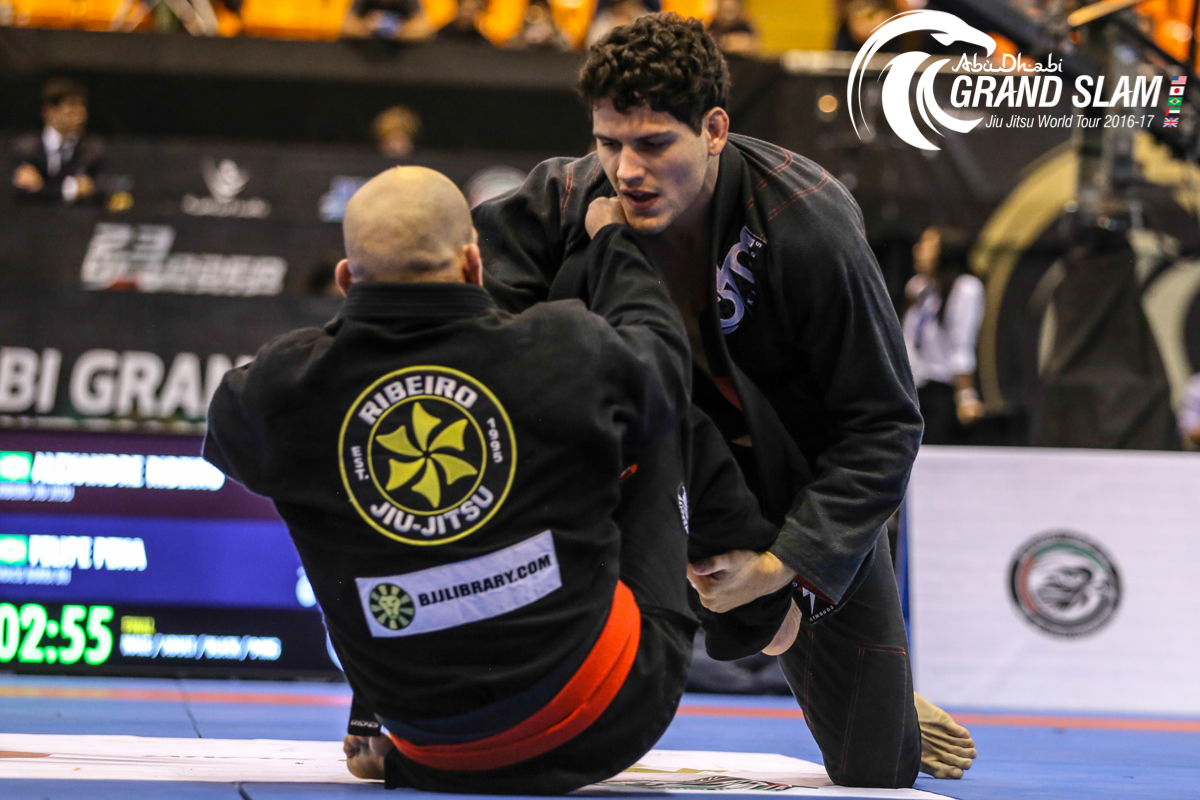 Felipe Preguiça vs. Xande Ribeiro. Photo: Ivan Trindade/Gentle Art Media