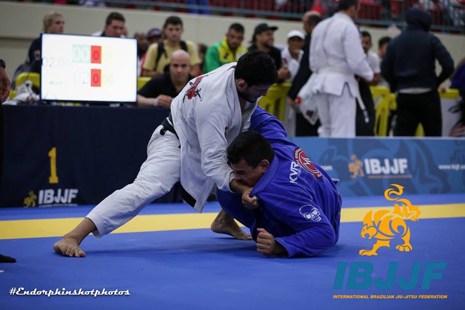 Lucas Hulk segue em seu caminho de vitórias nos EUA. Foto: IBJJF