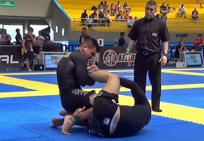 Vídeo: A chave de pé de Fernando Reis no São Paulo Open de Jiu-Jitsu