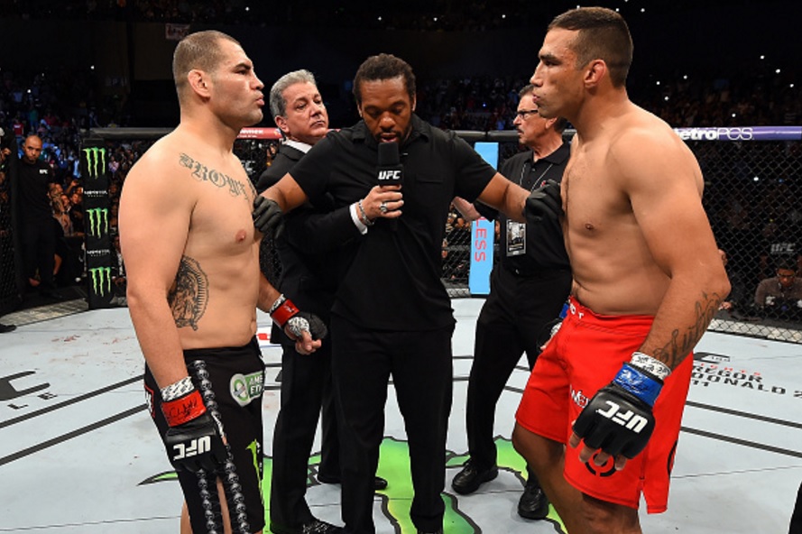 A revanche aguarada entre Velasquez e Werdum terá de esperar. Foto: Josh Hedges/Zuffa LLC via Getty Images