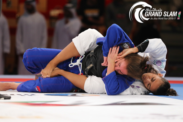 Jiu-Jitsu: Veja como Bia Mesquita estrangulou Luiza Monteiro no Grand Slam de Abu Dhabi