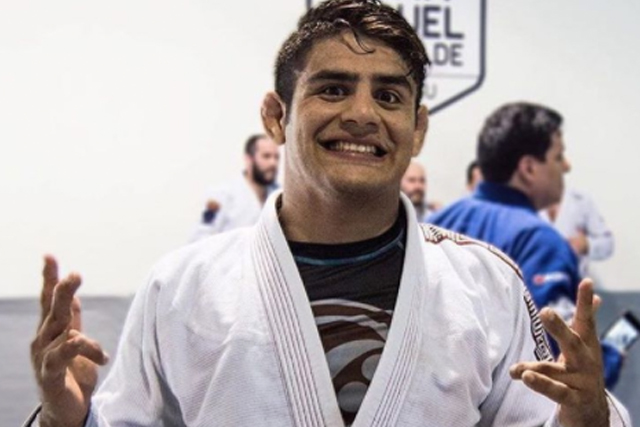 See how Johnny Tama passed João Miyao’s guard