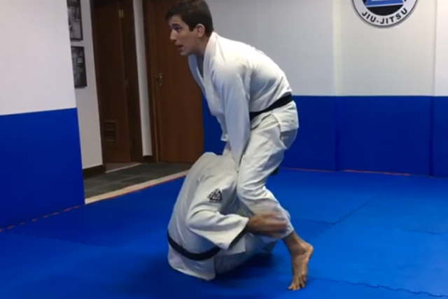 A sneaky counter-attack to help you finish via choke