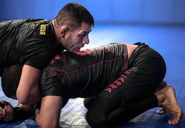 Vídeo: Rafael dos Anjos analisa desafio em cinco rounds no UFC Rochester