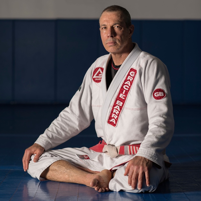 Carlos Gracie Jr com sua faixa vermelho-e-branca. Foto: Gallerr.com