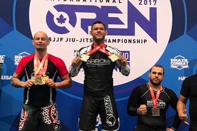 Ataque a meia-guarda invertida e pegue as costas no Jiu-Jitsu com Rafael BBzão