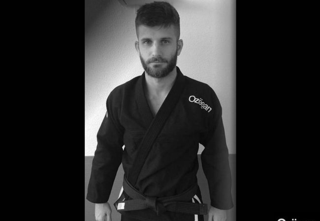Vídeo: Um ataque duplo no Jiu-Jitsu contra a guarda De La Riva