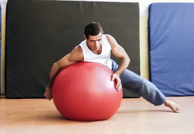 BJJ-focused Swiss ball exercises with Humberto Silveira