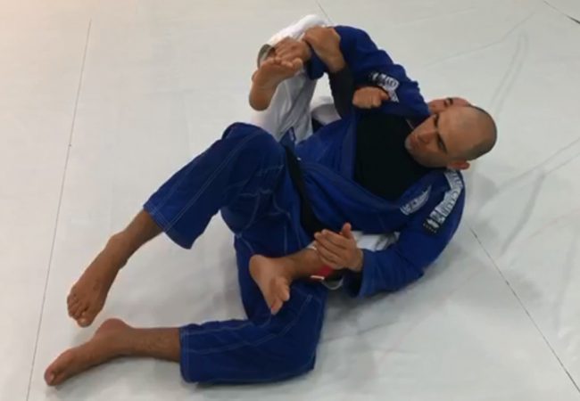 Ricardo Zanelato teaches how to finish on the arm after taking the back