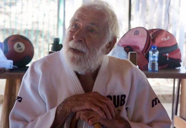 Vídeo: Mestre Armando Wriedt em aula particular de Jiu-Jitsu ao ar livre