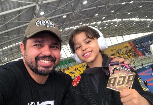 The tips from Carola’s dad to get your kids to fall in love with BJJ