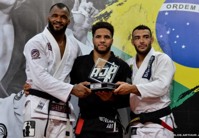 Jackson Sousa, Leonardo “Cascão”  e Isaque Bahiense vencem no King of Mats