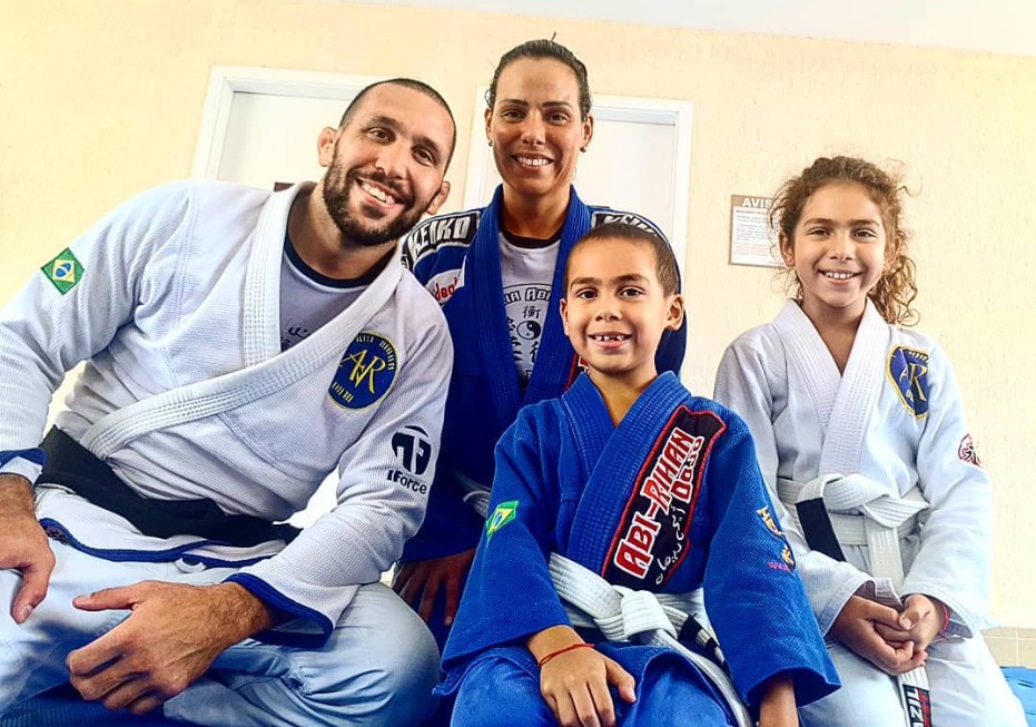 Professor Abi-Rihan preza um Jiu-Jitsu voltado para toda a família. Foto: Arquivo pessoal