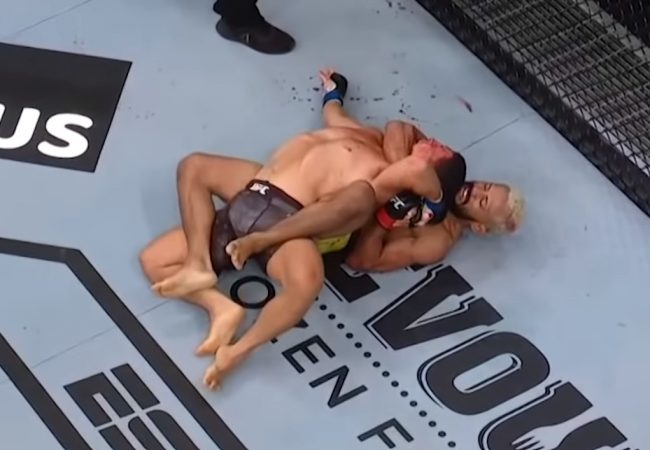 Vídeo: Deiveson Figueiredo finaliza e fatura cinturão do UFC na “Ilha da Luta”