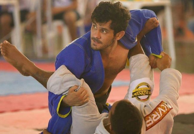 Fabiano Papel ensina truques para passagem da guarda no Jiu-Jitsu