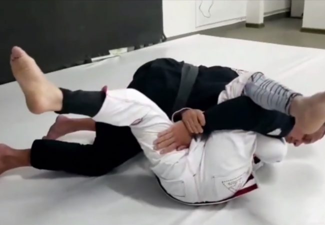Learn a newly discovered, brutal secret wrist fold from the lasso guard
