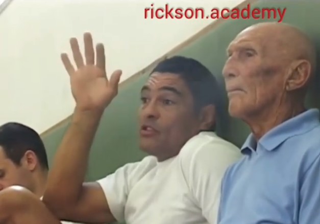 Helio e Rickson Gracie ensinam detalhes do vale-tudo para Royler em registro histórico