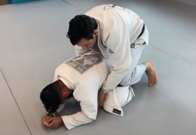 Caio Nucci e seu Jiu-Jitsu ofensivo contra a posição de quatro apoios