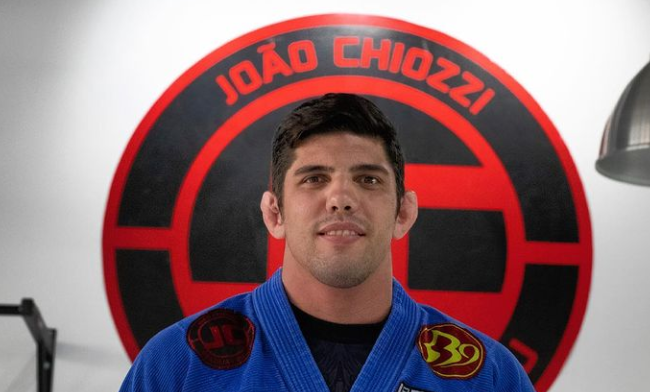 João Chiozzi ensina macete para vencer a meia-guarda no Jiu-Jitsu