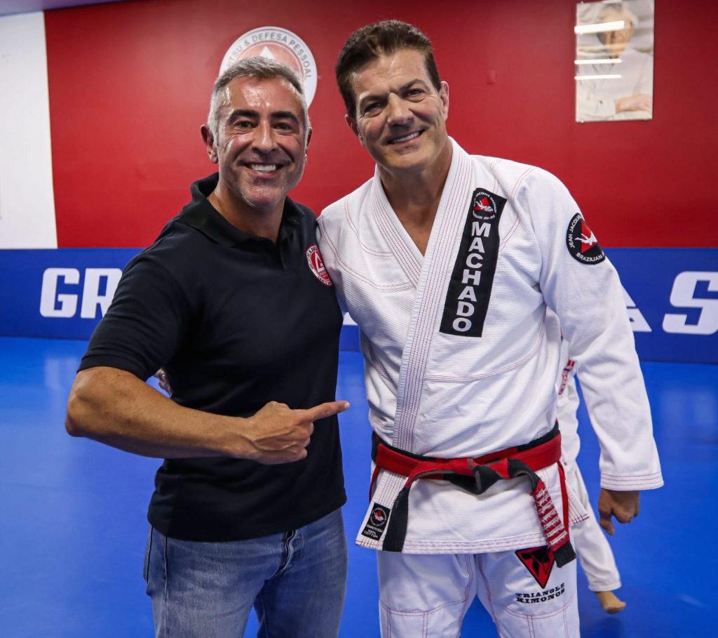 JJ Machado com o professor Léo Cunha, da Gracie Barra.