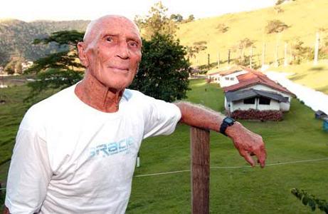 O dia em que o Senado parou para aplaudir o professor Helio Gracie