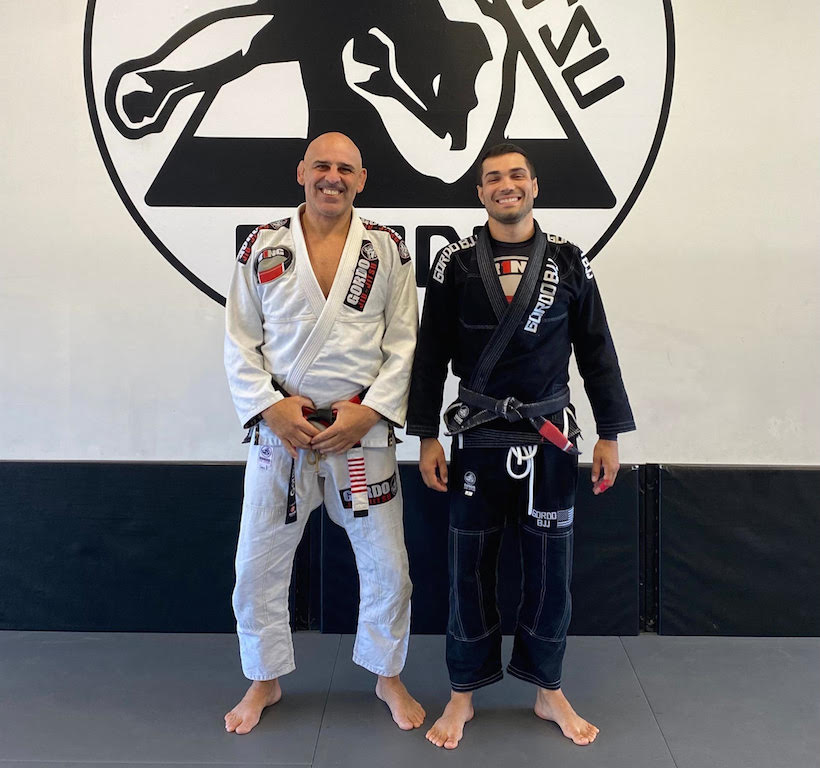 Lucas Gripp com seu mestre Roberto Gordo, na academia nos EUA. Foto: Divulgação