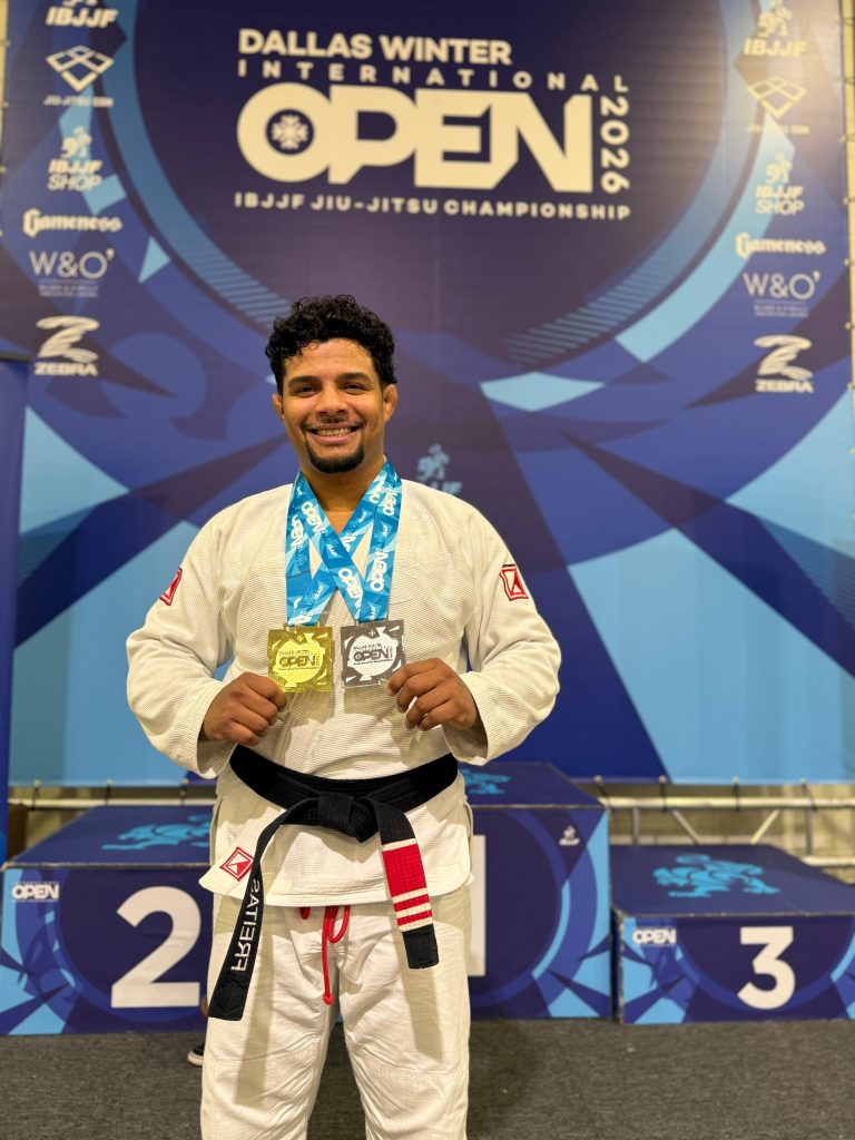 Gialysson Adão é faixa-preta e assíduo competidor 